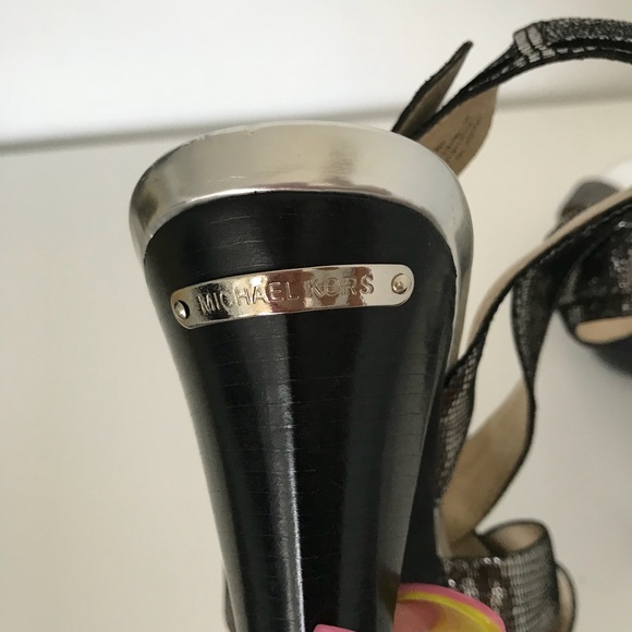 Lightly Worn Michael Kors Silver Heels Size 9M - Picture 4 of 5